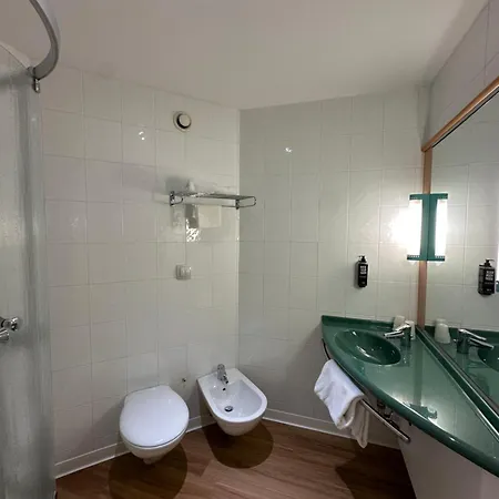 Ibis Fiera Hotell 3*